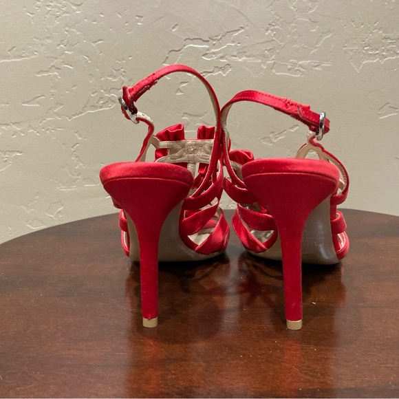 Valentino Garavani Red Satin Strappy Bow Heels, MISMATE, Right 7.5, Left 6.5 - Picture 6 of 13